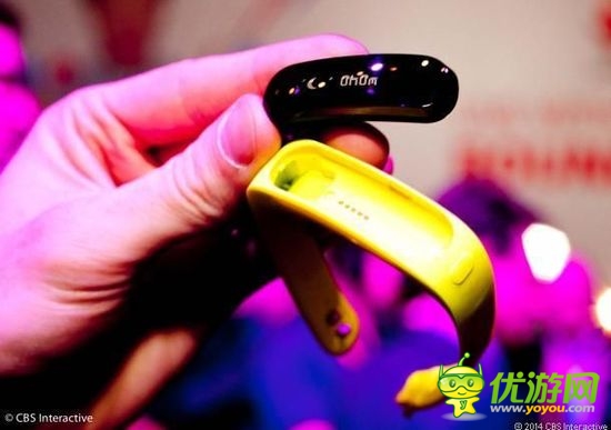 華為TalkBand B1試玩：藍(lán)牙耳機(jī)+健身追蹤器