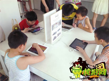 小學(xué)生也玩《啪啪三國(guó)》 游戲里的熊孩子惹不起