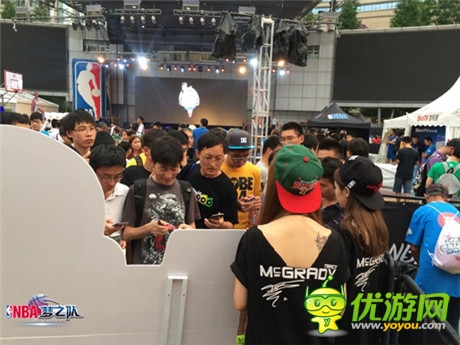 NBA籃球國(guó)度開(kāi)啟《NBA夢(mèng)之隊(duì)》攜冠軍胸模來(lái)襲