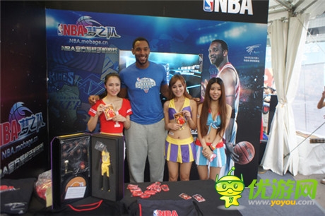 巨星助陣《NBA夢(mèng)之隊(duì)》展臺(tái) NBA籃球國(guó)度杭州站火辣開(kāi)啟