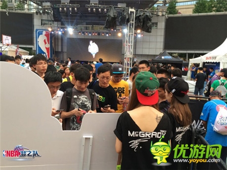 巨星助陣《NBA夢(mèng)之隊(duì)》展臺(tái) NBA籃球國(guó)度杭州站火辣開(kāi)啟