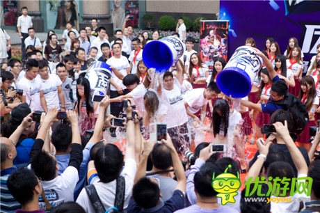 慶公測(cè)《混沌之理》百名美女冰桶大挑戰(zhàn)