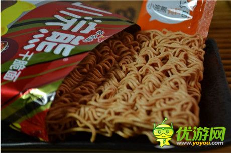 干脆面君也任性!小浣熊限量《血族》卡來(lái)襲
